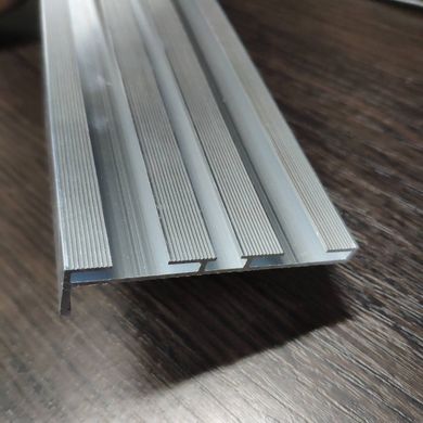 Плинтус алюминиевый скрытого монтажа 60 мм (длина 200 см)